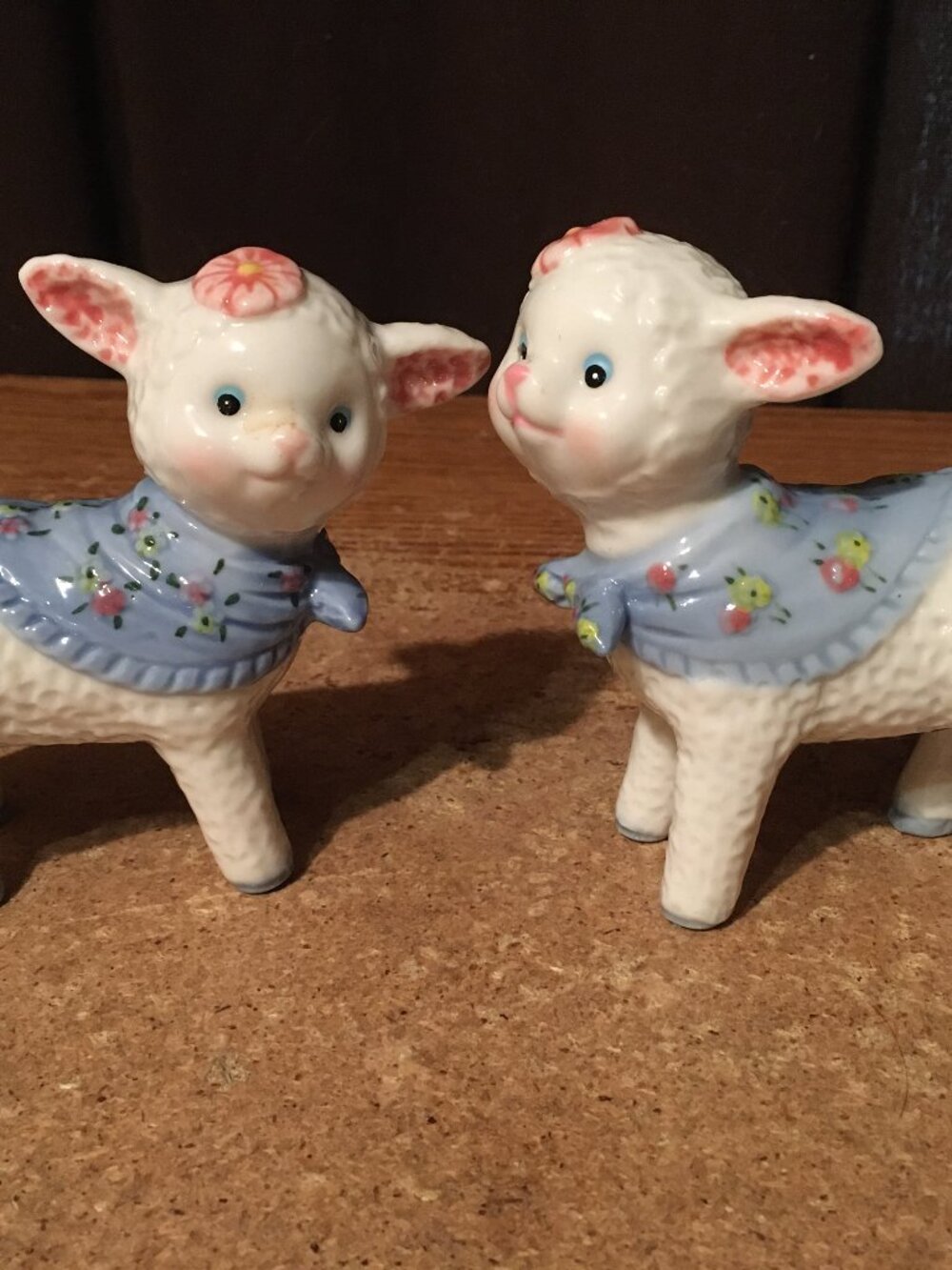 PAIR OF K’S COLLECTION CERAMIC LAMB FIGURINE W/SCARF SPRING EASTER